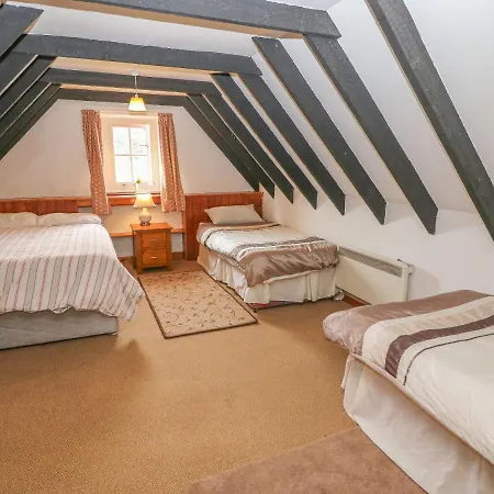 No. 9 Tipperary Thatched Cottages * 纳奈赫